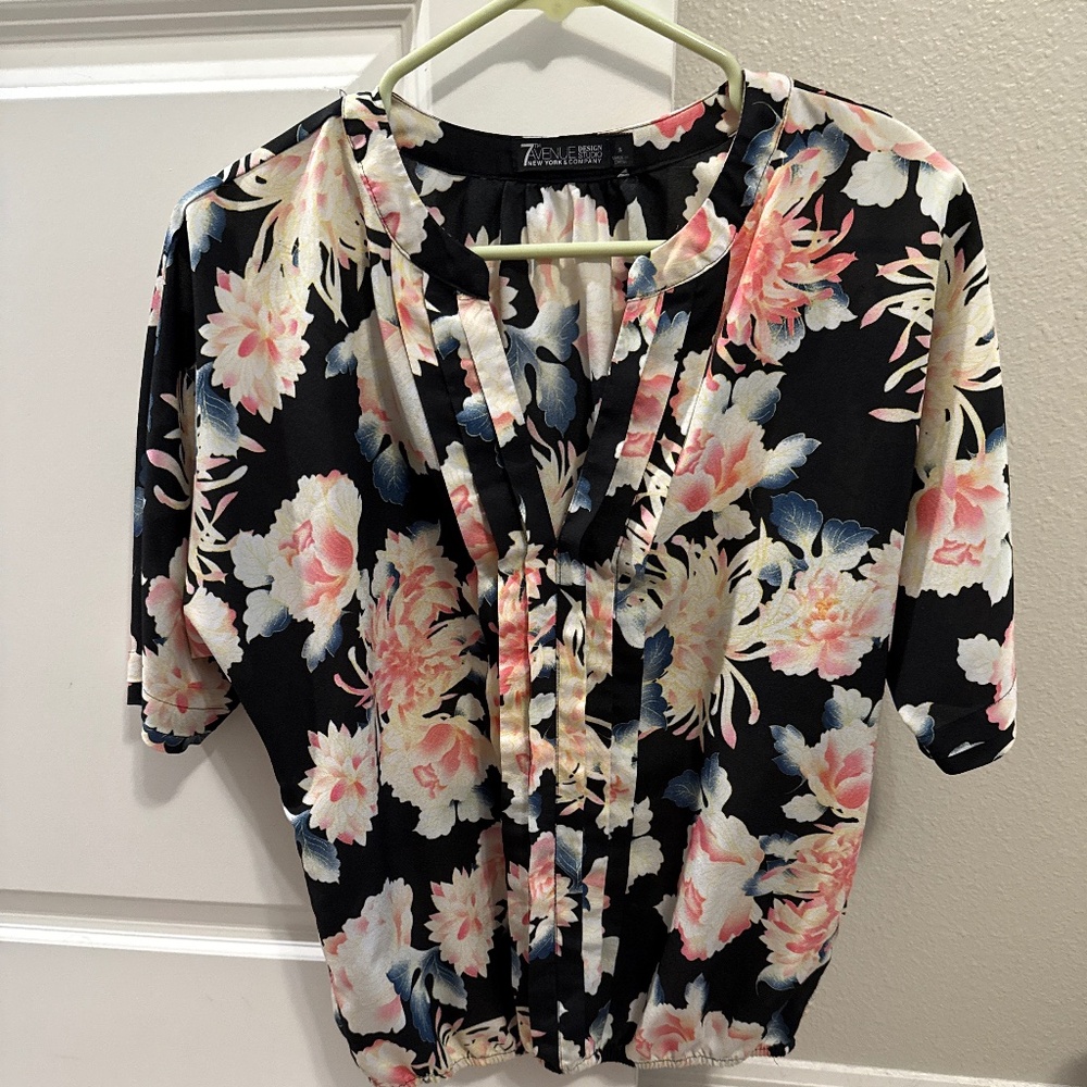 Short sleeve top